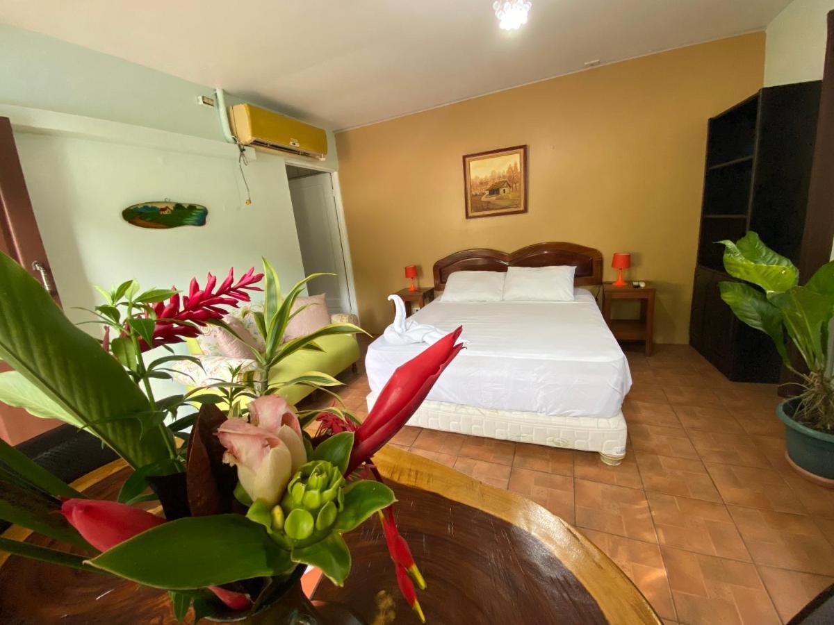 La Montanita Lodge Manuel Antonio Exterior photo